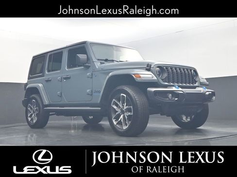 Used 2024 Jeep Wrangler Unlimited w/ Convenience Group image 14