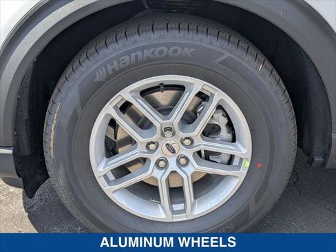 New 2026 Ford Explorer Active RWD image 9