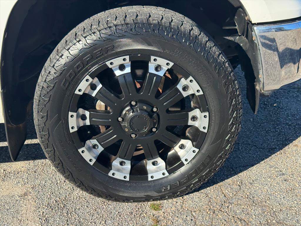Used 2015 Toyota Tundra SR5 w/ SR5 Upgrade Package AWD/4WD image 9