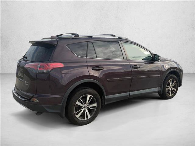 Used 2018 Toyota RAV4 XLE AWD/4WD image 2
