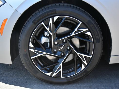 Used 2025 Kia K5 GT-Line w/ GT-Line Premium Package FWD image 12
