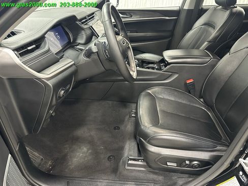 Used 2022 Jeep Grand Cherokee L Limited AWD/4WD image 23