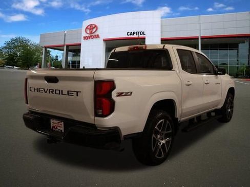 Used 2024 Chevrolet Colorado Z71 w/ Z71 Convenience Package 2 AWD/4WD image 3