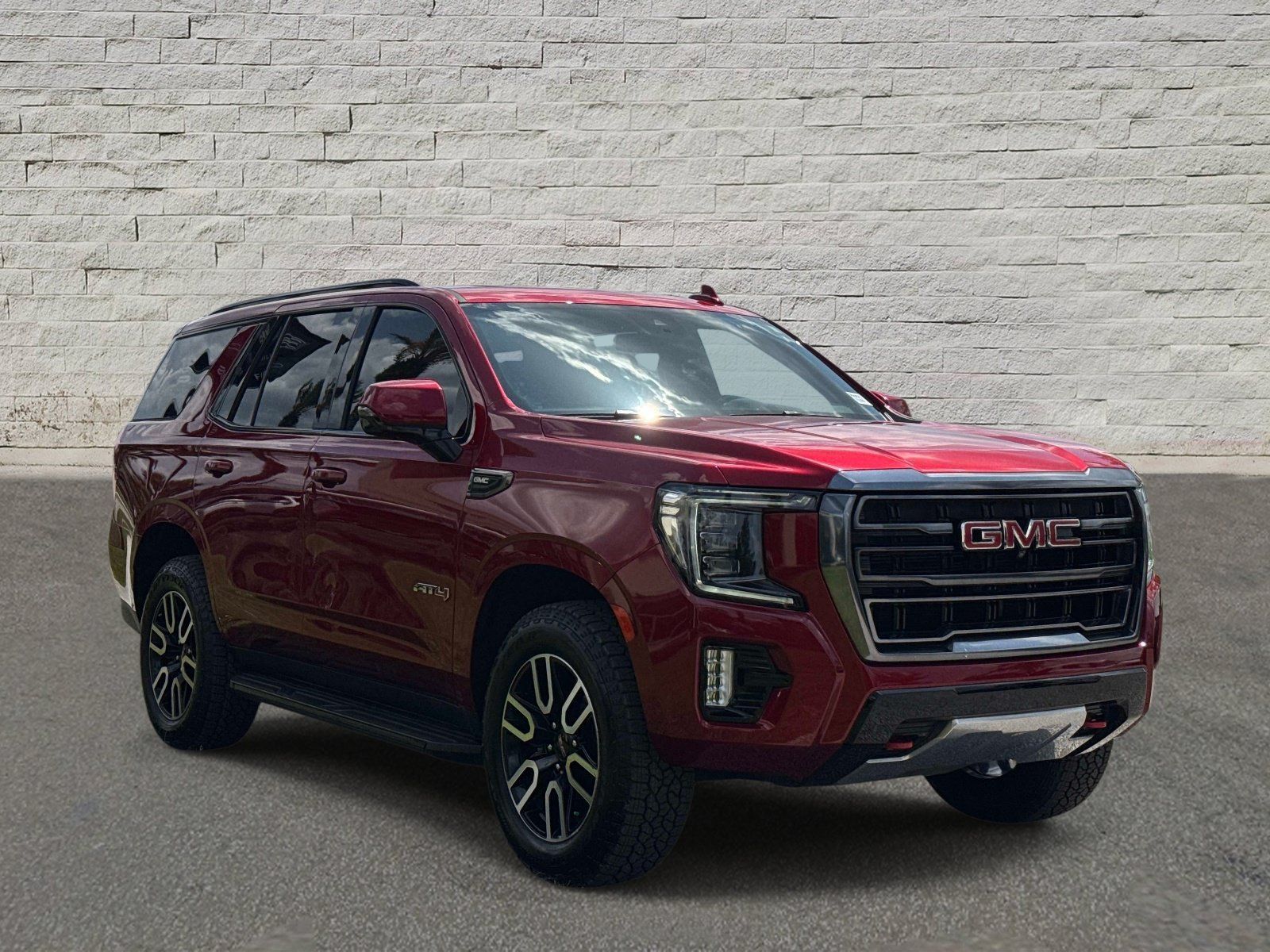 Used 2024 GMC Yukon AT4 w/ Technology Package AWD/4WD image 6