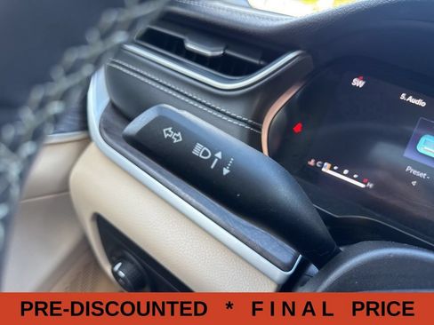 Used 2023 Jeep Grand Cherokee L Limited w/ Black Appearance Package AWD/4WD image 45