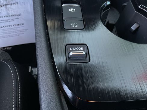 Used 2022 Nissan Rogue SV FWD image 30