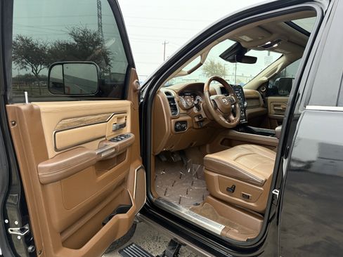 Used 2019 RAM 2500 Limited image 34