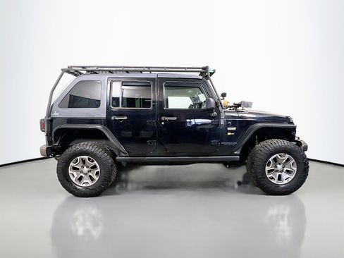 Used 2016 Jeep Wrangler Unlimited Sahara image 3