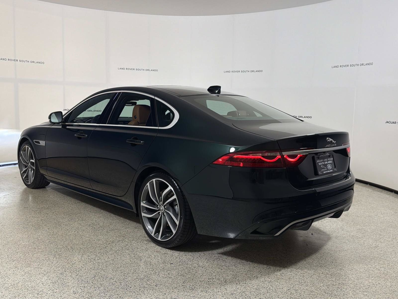 Certified 2024 Jaguar XF R-Dynamic SE AWD/4WD image 3