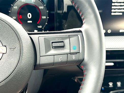 New 2026 Nissan Kicks SR w/ SR Premium Package FWD image 18