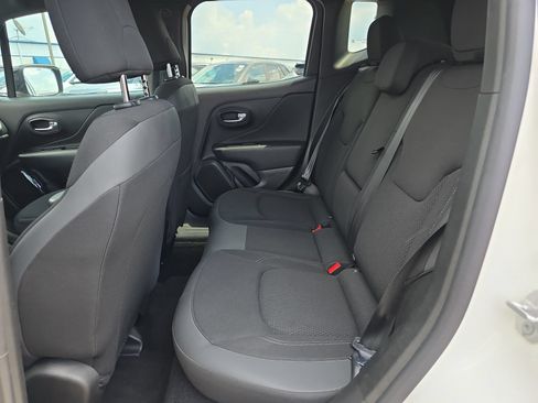 Used 2022 Jeep Renegade Altitude w/ Convenience Group AWD/4WD image 11