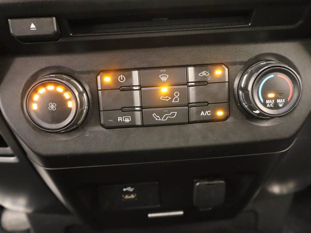 Used 2017 Ford F150 XLT w/ Equipment Group 301A Mid RWD image 11