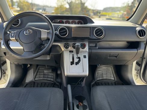 Used 2010 Scion xB image 5