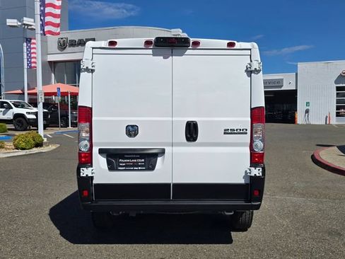 Used 2025 RAM ProMaster 2500 FWD image 5