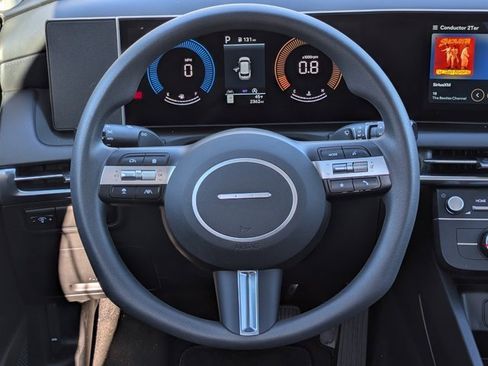 Used 2025 Hyundai Tucson SE image 20