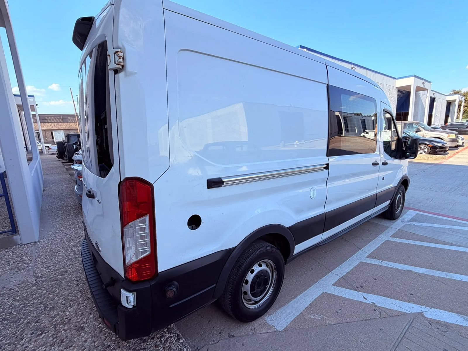 Used 2019 Ford Transit 350 148 Medium Roof RWD image 4