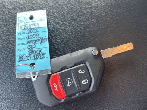 Used 2022 Jeep Wrangler Unlimited Sahara w/ Cold Weather Group image 30