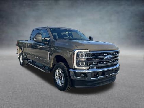 New 2026 Ford F250 XLT w/ XLT Premium Package AWD/4WD image 2