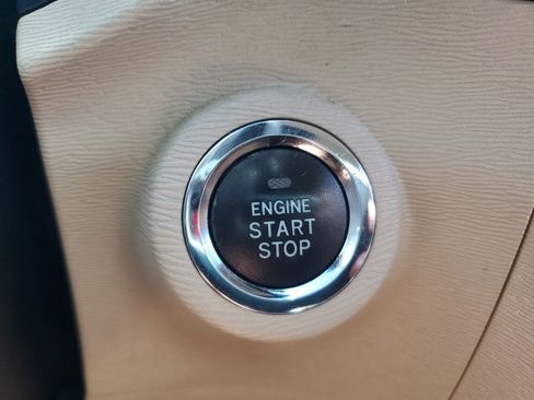 Used 2014 Toyota Venza XLE image 37