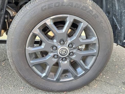 Used 2024 Toyota Tundra Platinum image 10