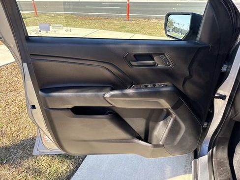 Used 2024 Chevrolet Colorado Trail Boss AWD/4WD image 19