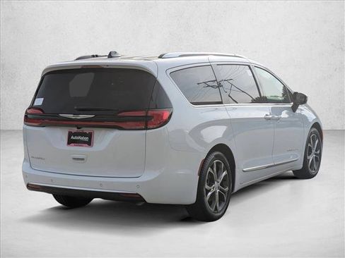 New 2026 Chrysler Pacifica Pinnacle FWD image 2