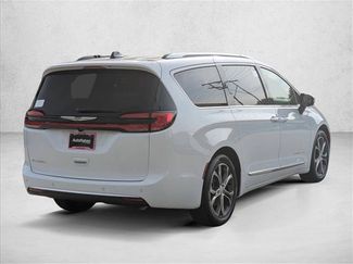 New 2026 Chrysler Pacifica Pinnacle FWD video 2