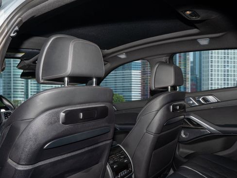 Used 2024 BMW X6 M60i w/ Dynamic Handling Package image 19