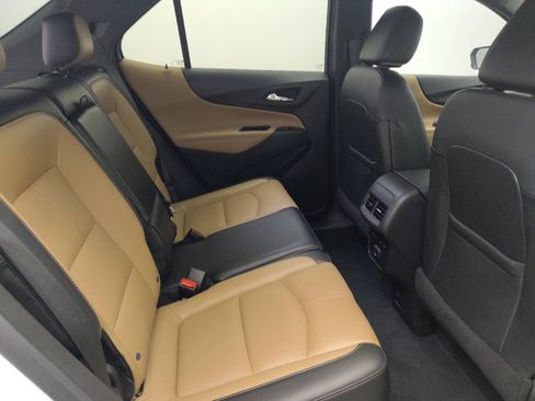 Used 2022 Chevrolet Equinox Premier FWD image 19