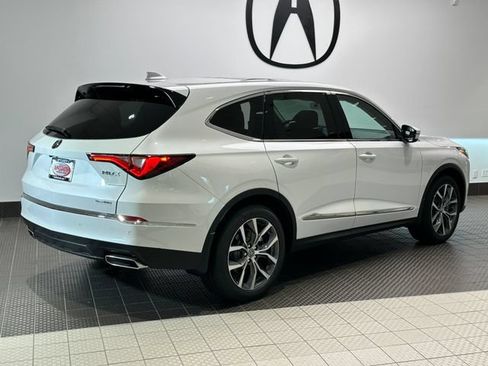 Used 2023 Acura MDX SH-AWD w/ Technology Package image 3