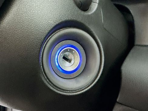 Certified 2025 Hyundai Elantra SE image 32