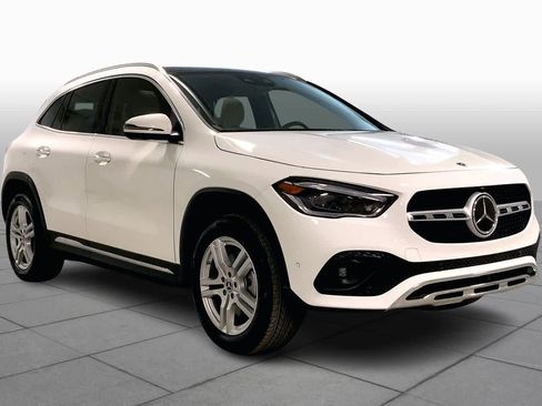Used 2023 Mercedes-Benz GLA 250 4MATIC image 3