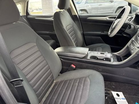 Used 2018 Ford Fusion SE image 10