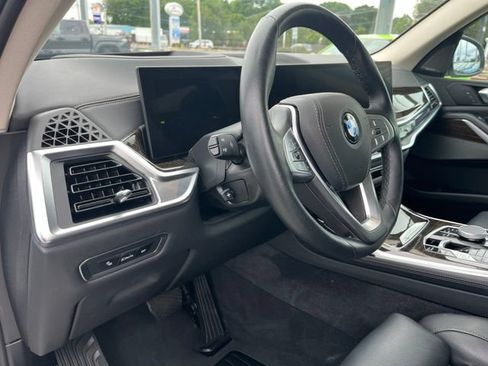 Used 2026 BMW X7 xDrive40i AWD/4WD image 9