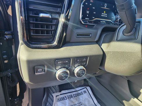 Used 2025 GMC Sierra 3500 AT4 image 17