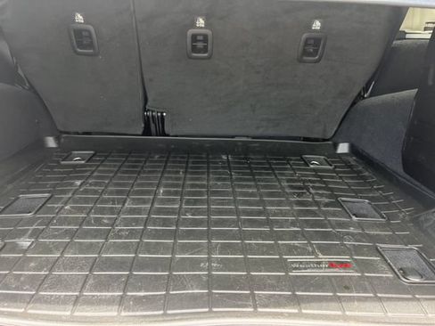Used 2019 Jeep Wrangler Unlimited Sahara AWD/4WD image 25