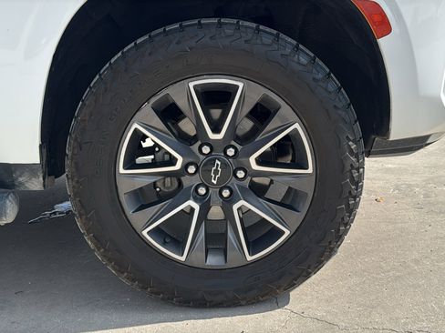 Used 2021 Chevrolet Suburban Z71 image 33