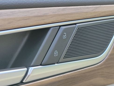 New 2026 Volkswagen Atlas SE image 14