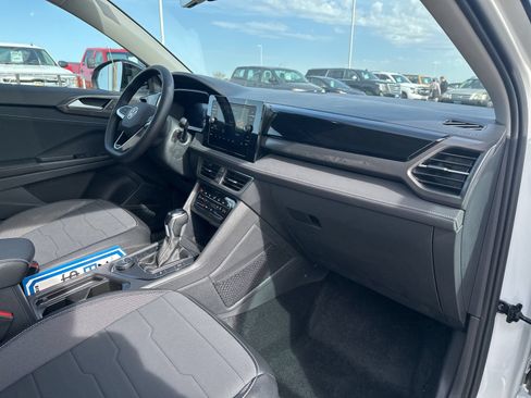 New 2026 Volkswagen Taos SE AWD/4WD image 29
