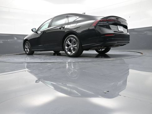 Certified 2023 Honda Accord EX image 32