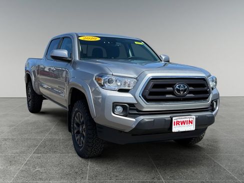 Used 2020 Toyota Tacoma SR5 AWD/4WD image 7
