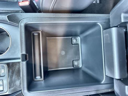 Used 2025 Honda Pilot Touring image 27