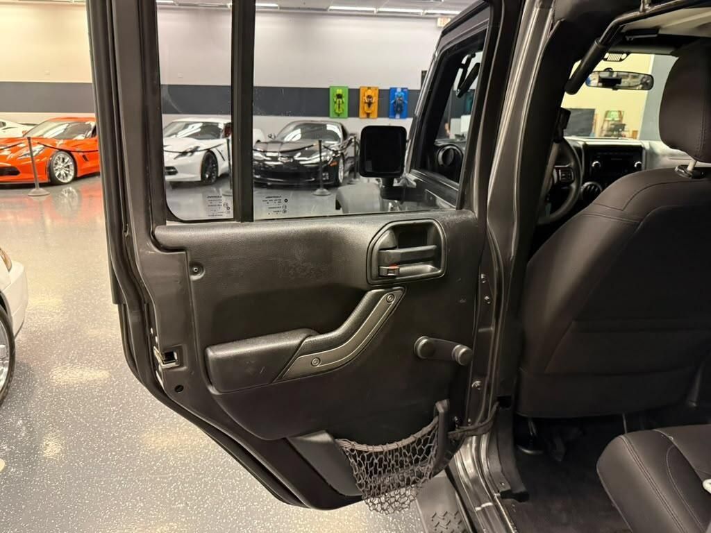 Used 2017 Jeep Wrangler Unlimited Sport AWD/4WD image 13
