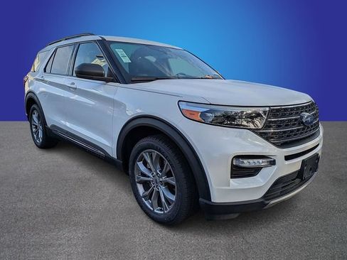 Used 2020 Ford Explorer XLT w/ Equipment Group 202A RWD image 7