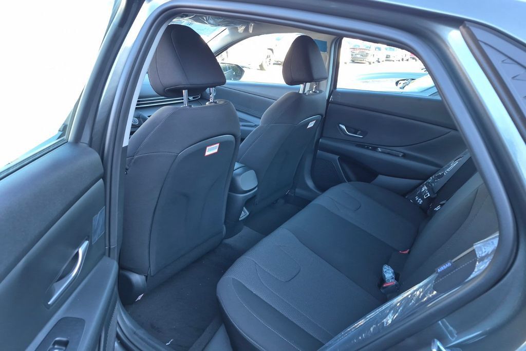 New 2026 Hyundai Elantra SE FWD image 15