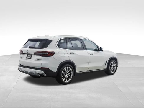Certified 2022 BMW X5 xDrive40i w/ Parking Assistance Package image 5