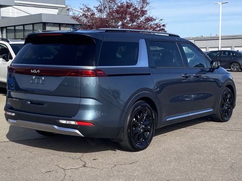 Used 2022 Kia Carnival SX image 7