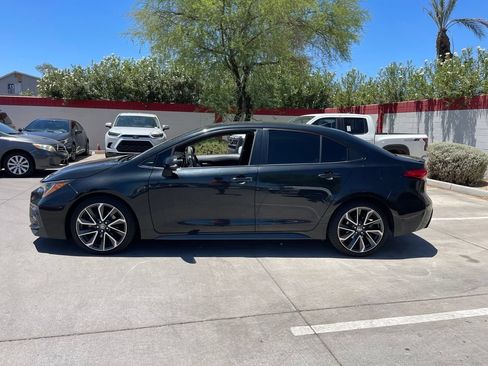 Used 2020 Toyota Corolla XSE FWD image 4