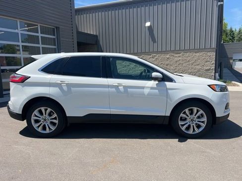 Used 2023 Ford Edge Titanium AWD/4WD image 4
