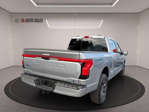 Used 2023 Ford F150 Lightning 4x4 SuperCrew image 5